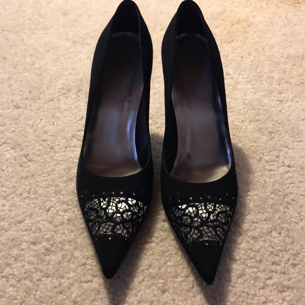 Stuart Weitzman Tippi 70's style heel with Lace